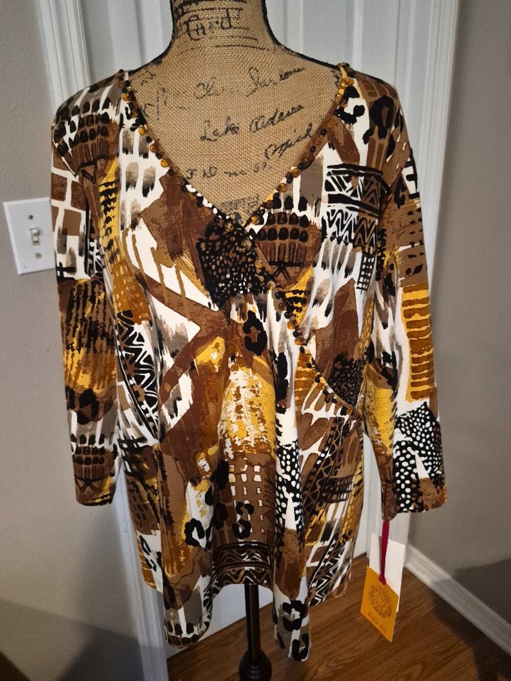 NWT Ruby Red Tribal Beat Dark Ivy Top Size 1X